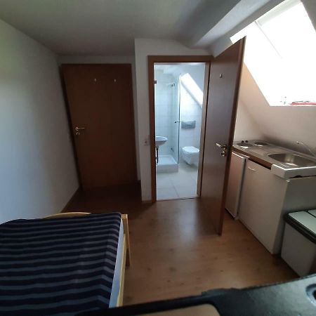 Biberach-Riss-Zimmer-Frei, Einzel-Zimmer Bad Kueche Birkenhard Esterno foto