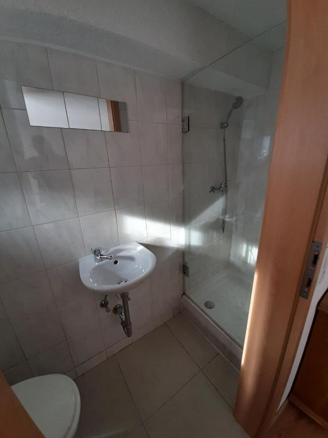 Biberach-Riss-Zimmer-Frei, Einzel-Zimmer Bad Kueche Birkenhard Esterno foto