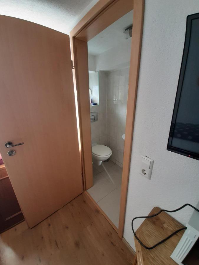 Biberach-Riss-Zimmer-Frei, Einzel-Zimmer Bad Kueche Birkenhard Esterno foto