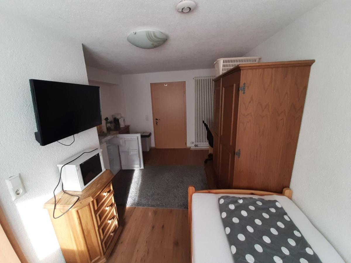 Biberach-Riss-Zimmer-Frei, Einzel-Zimmer Bad Kueche Birkenhard Esterno foto