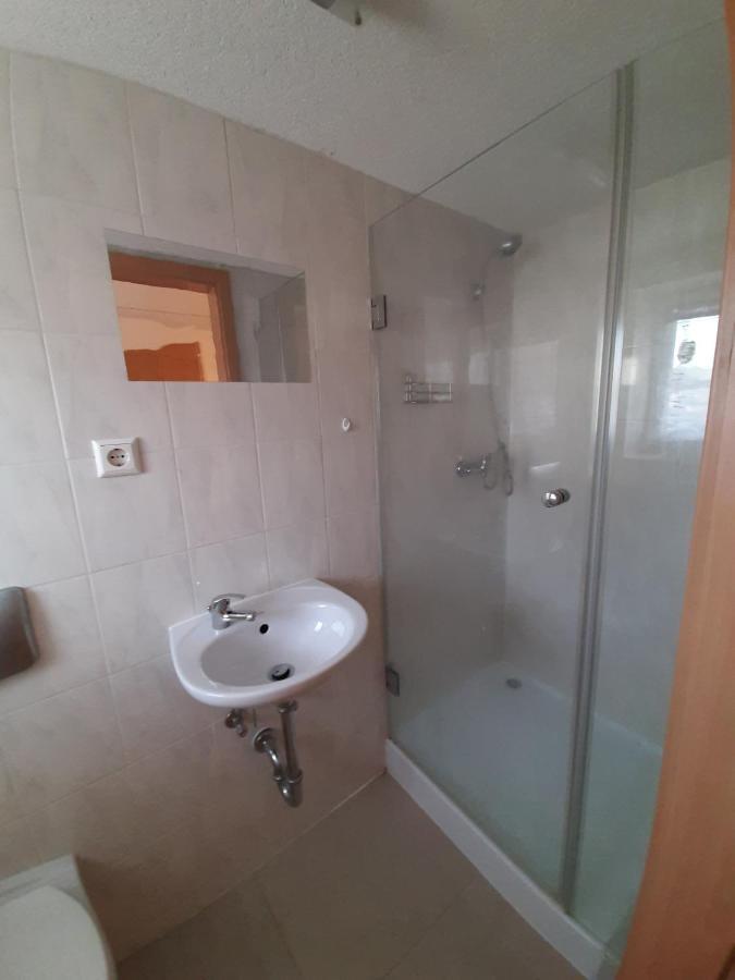 Biberach-Riss-Zimmer-Frei, Einzel-Zimmer Bad Kueche Birkenhard Esterno foto
