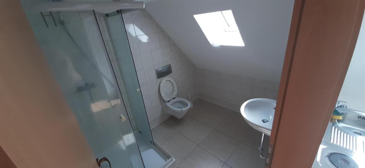 Biberach-Riss-Zimmer-Frei, Einzel-Zimmer Bad Kueche Birkenhard Esterno foto