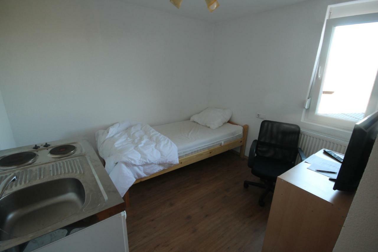 Biberach-Riss-Zimmer-Frei, Einzel-Zimmer Bad Kueche Birkenhard Esterno foto