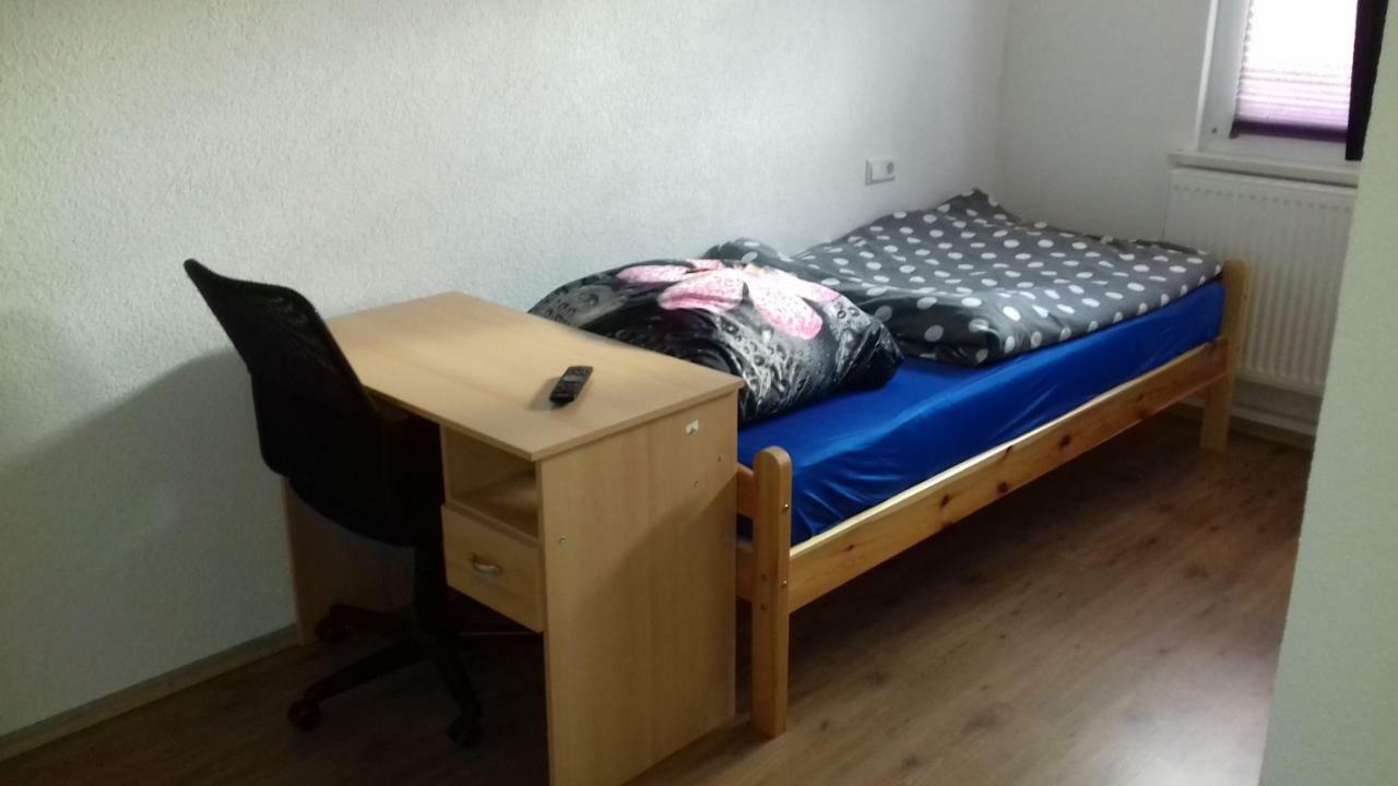 Biberach-Riss-Zimmer-Frei, Einzel-Zimmer Bad Kueche Birkenhard Camera foto